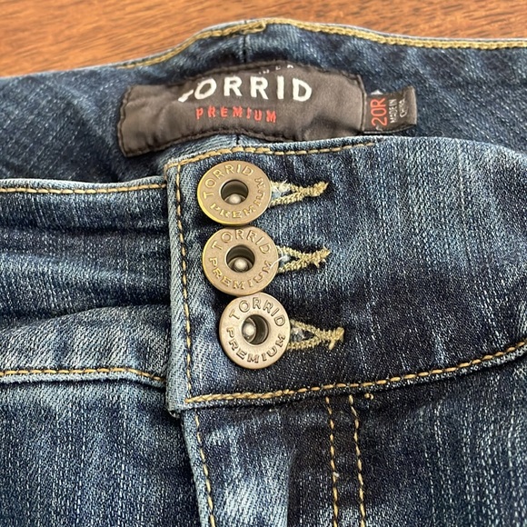 Torrid distressed stretch ankle jeans - Picture 6 of 12